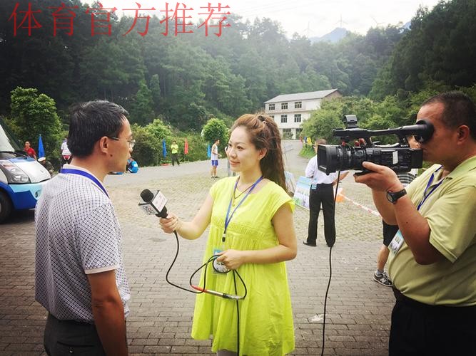 从踢瓶盖到球队队长 走进陕西女队张静的故事